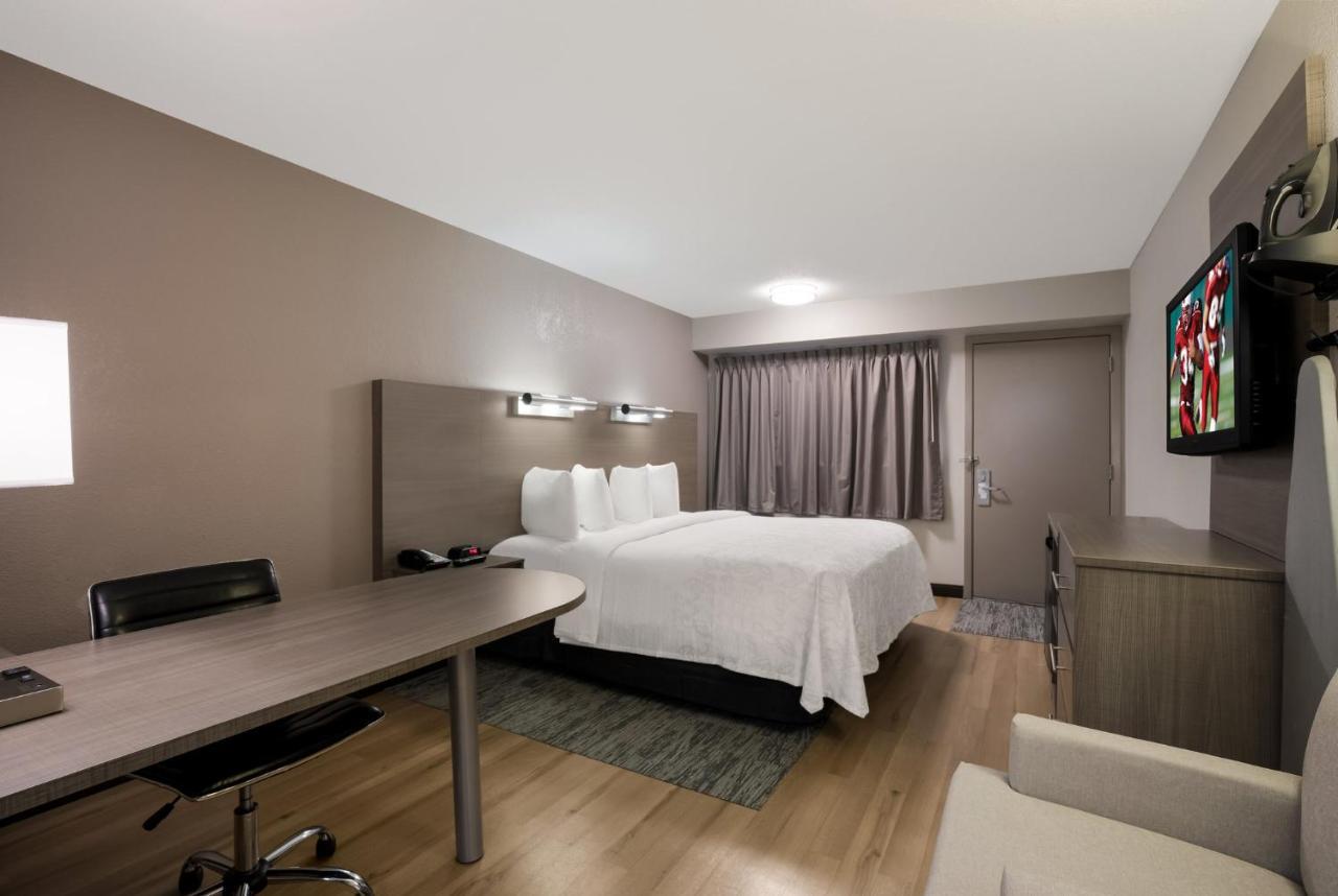 Red Roof Inn Plus+ Chicago - Naperville Zewnętrze zdjęcie